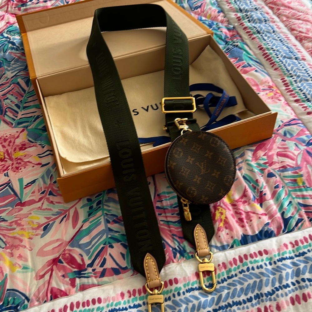 Louis Vuitton Multi Pochette  Khaki strap& Coin set.